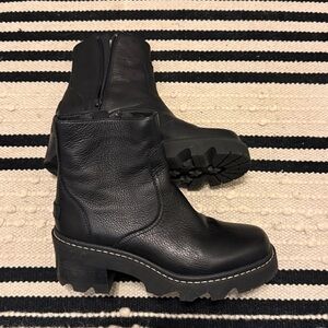 Sorel Black Women’s Boots. Like New!